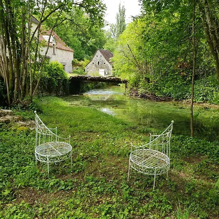 Le Moulin De Jules Et Akasha Bed & Breakfast 4*
